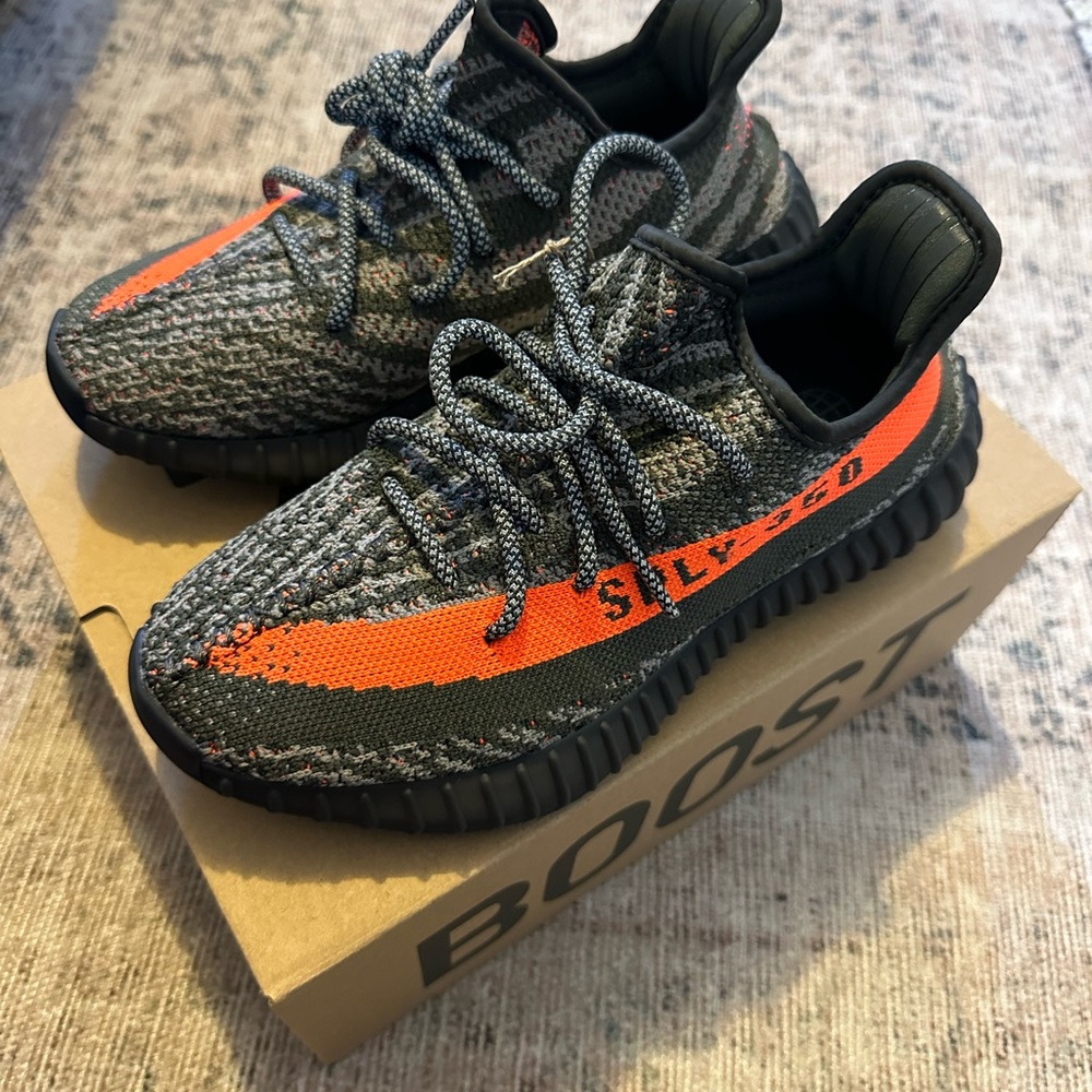 adidas Yeezy Boost 350 V2 Carbon Beluga , mens 5 equivalent to womens 6.5